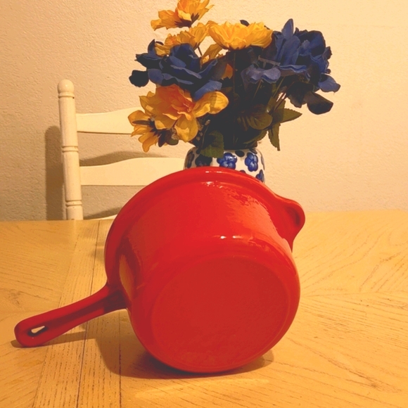 Red Cast Iron Pot & Dish Bundle with Basting Brush - Picture 5 of 6